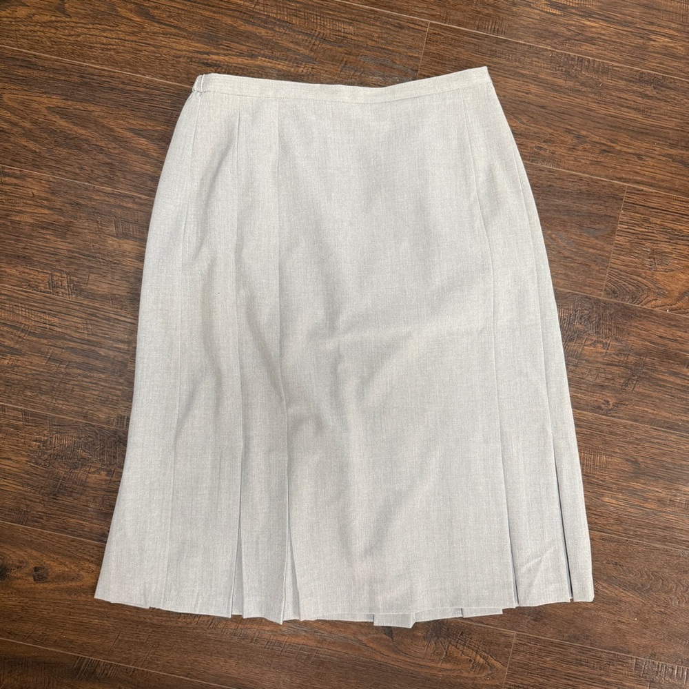 NAPA VALLEY GRAY PLEATED LINED SKIRT SIZE 14 Petite